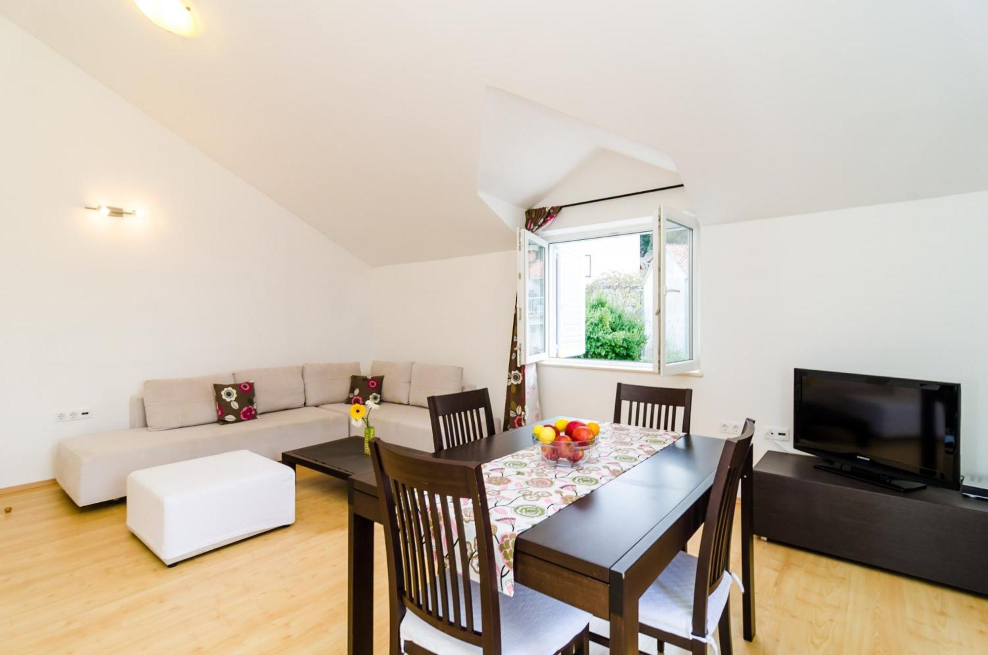 Charming In With Sea View 45 M² Apartment *